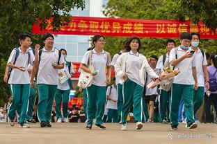 ?疯三的味道！对手高难度三分绝平 肯塔基大学抛投压哨绝杀